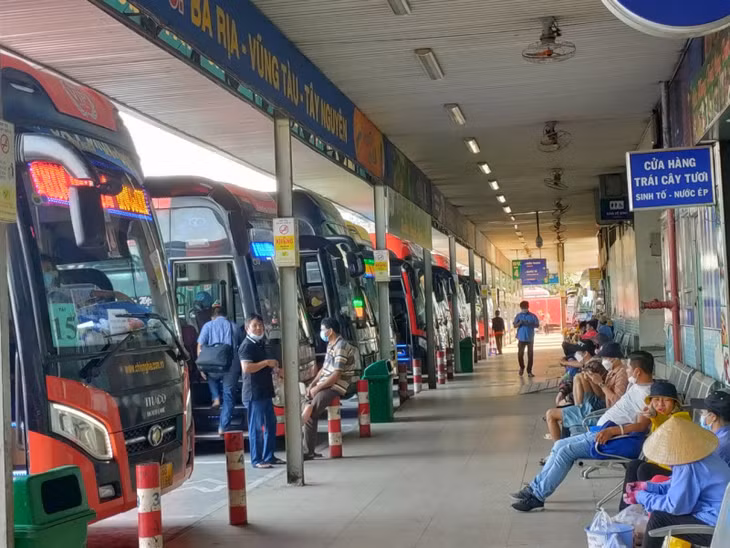 Lượng khách đi xe rất ít.