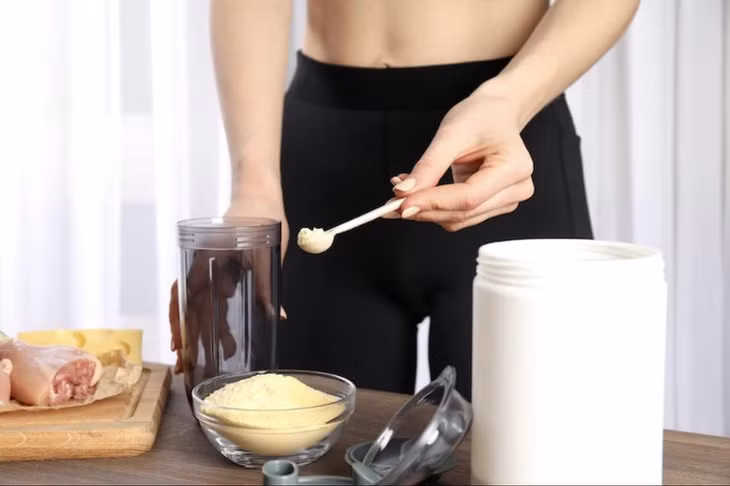 Các nhà nghiên cứu tại Anh phát hiện nam giới ăn nhiều protein khi tập gym có thể dẫn tới vô sinh. Ảnh: Freepik.
