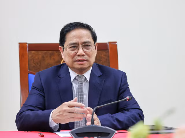 Thủ tướng đề nghị Tập đoàn tiếp tục phát huy tốt trách nhiệm xã hội của doanh nghiệp, quan tâm bảo đảm phúc lợi và điều kiện làm việc tốt cho người lao động Việt Nam - Ảnh: VGP/Nhật Bắc