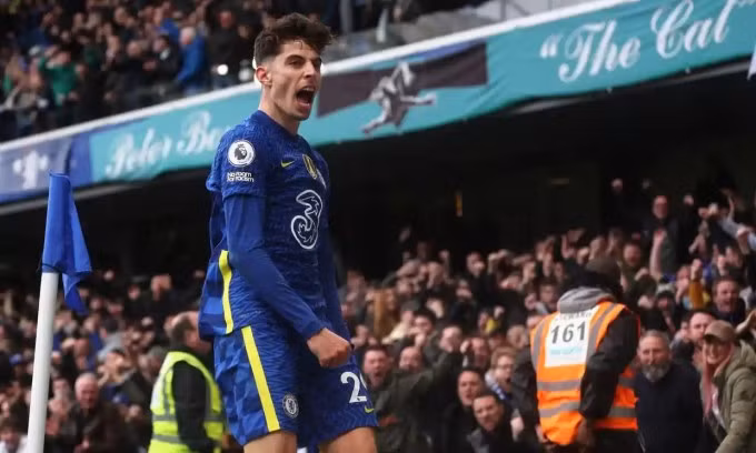 Havertz sắm vai người hùng khi mang về ba điểm cho Chelsea ở những phút cuối. Ảnh: Reuters.