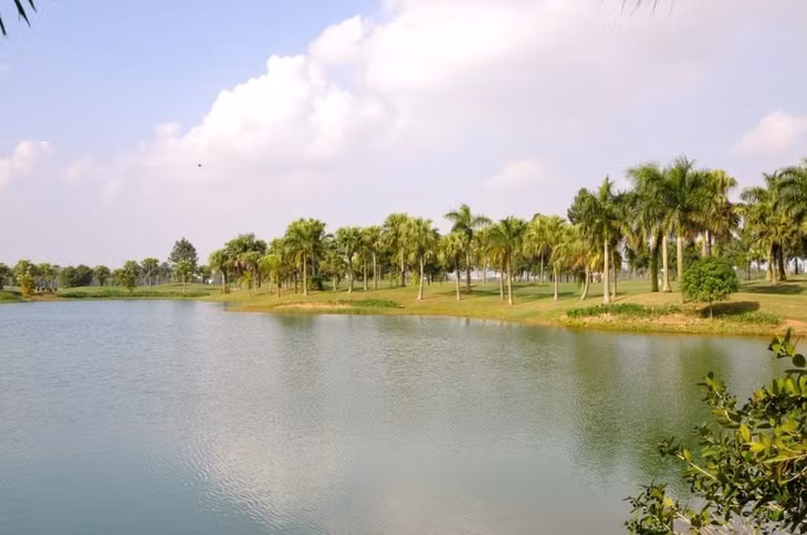 Hồ Đầm Vạc (Vĩnh Yên) với thiên nhiên thơ mộng.