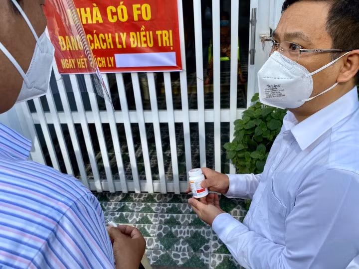 Bộ Y tế đề xuất F0 được phép đi làm. (Ảnh minh họa: Báo Người lao động)