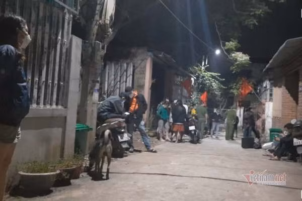 Cảnh sát có mặt trong đêm để làm rõ cái chết của ông L.