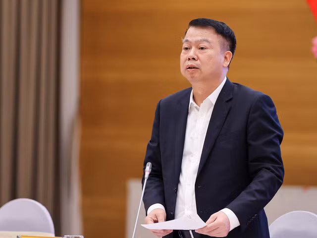 Thứ trưởng Bộ Tài chính Nguyễn Đức Chi: Nếu tính riêng mức thuế bảo vệ môi trường đối với xăng, dầu, mỡ nhờn giảm từ ngày 1/4/ 2022 thì mức giảm thu ngân sách sẽ vào khoảng 11.992 tỷ đồng. Ảnh: VGP/Nhật Bắc