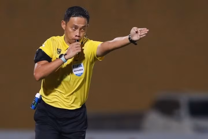 Công nghệ VAR được áp dụng tại V.League.