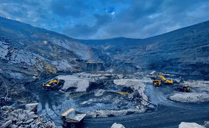 Chiến dịch hạ moong vỉa chính năm 2023 của Công ty CP Than Đèo Nai về đích sớm 2 tháng so với kế hoạch.