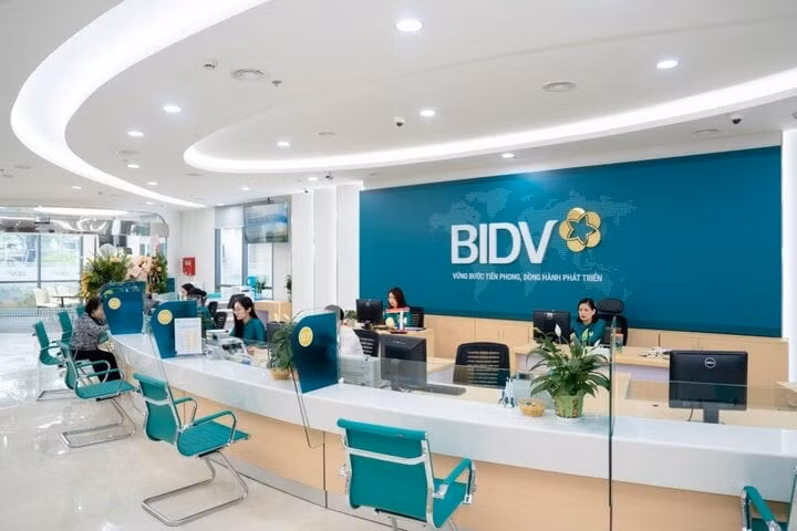 Cuối năm 2023, lãi suất nhiều ngân hàng về đáy. (Ảnh minh hoạ: BIDV).