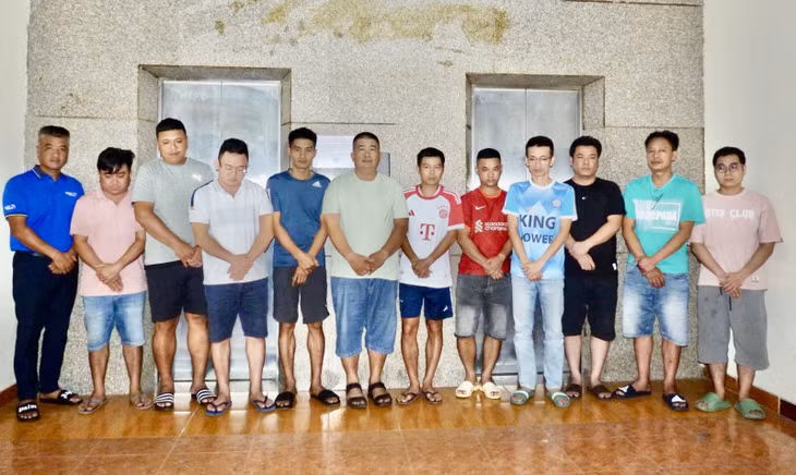 Các đối tượng trong đường dây tổ chức đánh bạc và đánh bạc.