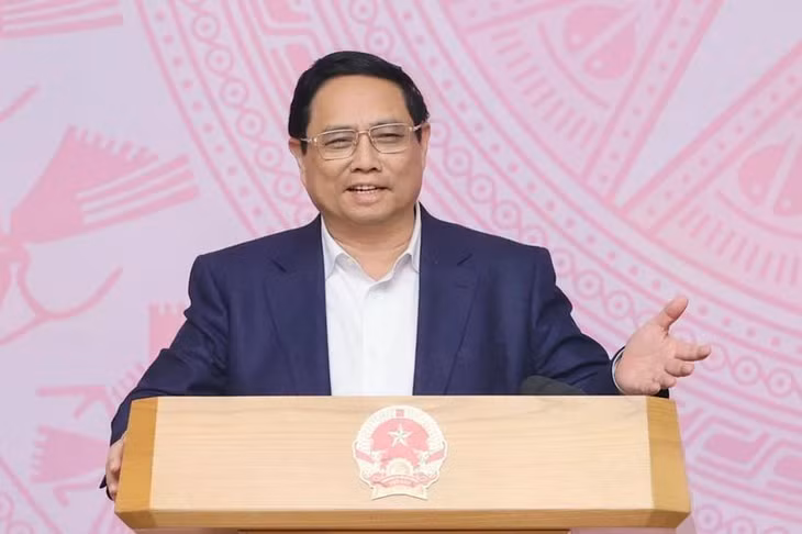 Thủ tướng Phạm Minh Chính, Chủ tịch Ủy ban phát biểu kết luận phiên họp. (Ảnh: Dương Giang/TTXVN)
