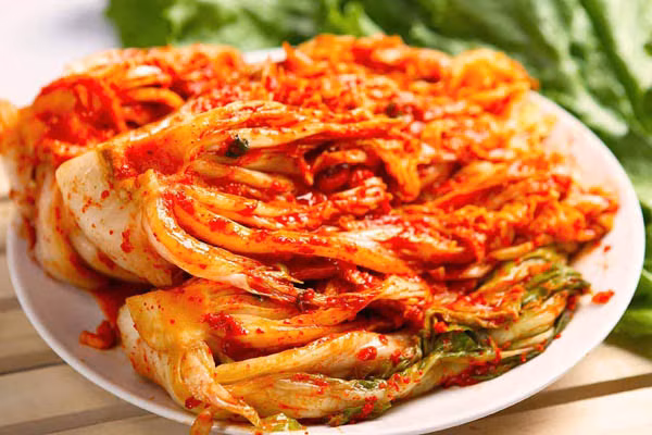 Cải thảo có thể biến tấu thành món kim chi hấp dẫn. Ảnh minh họa