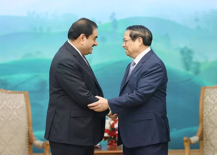 Thủ tướng Phạm Minh Chính và ông Gautam Adani, Chủ tịch Tập đoàn Adani - Ấn Độ.