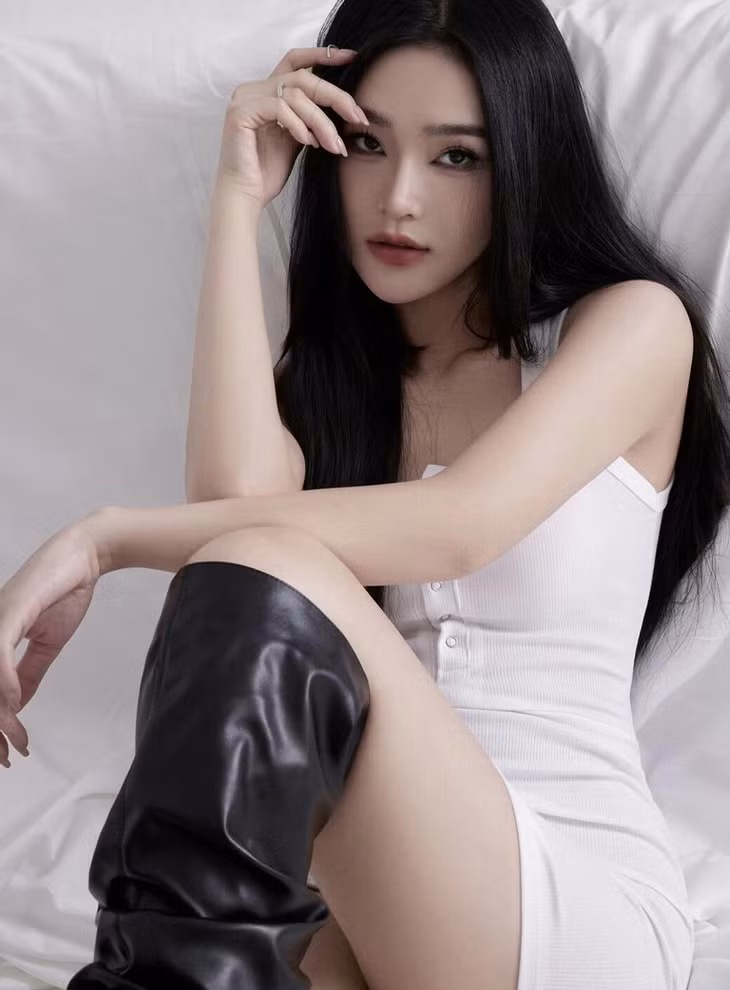 Cù Thị Trà được nhận xét xinh đẹp không thua kém 2 đàn chị Huyền Lizzie và Quỳnh Kool trong phim.
