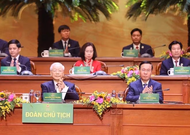 Tổng Bí thư Nguyễn Phú Trọng và Chủ tịch nước Võ Văn Thưởng tham gia Đoàn Chủ tịch Đại hội. (Ảnh: Trí Dũng/TTXVN)