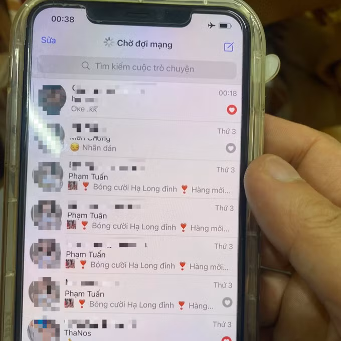 Các đối tượng sử dụng mạng xã hội để môi giới mua bán dâm (Ảnh: Công an Quảng Ninh).