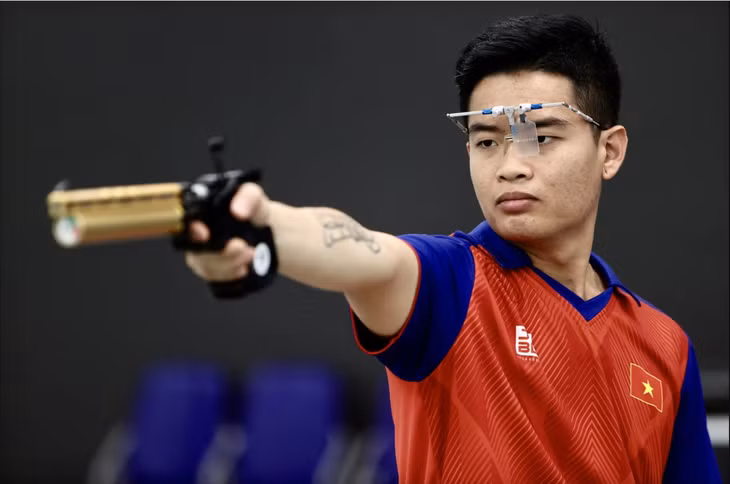 Xạ thủ Phạm Quang Huy được bầu chọn VĐV tiêu biểu toàn quốc 2023 - Ảnh: NGUYỄN KHÁNH
