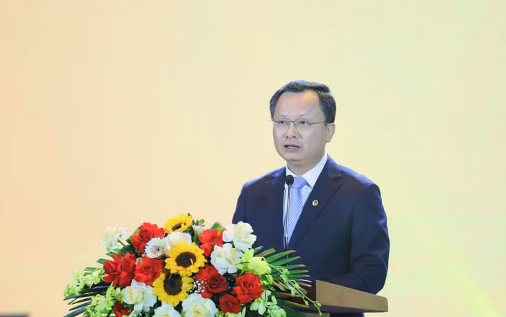 Đồng chí Cao Tường Huy, Phó Bí thư Tỉnh ủy, Chủ tịch UBND tỉnh Quảng Ninh, phát biểu chào mừng Diễn đàn.
