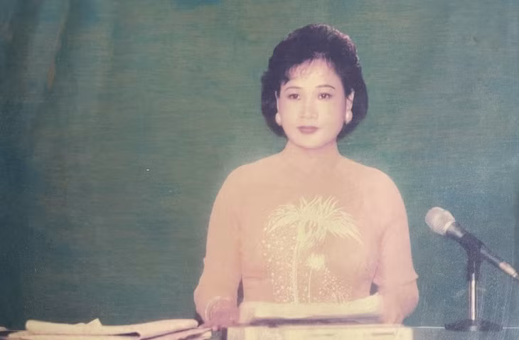 Phát thanh viên - Nghệ sĩ Vùng mỏ Vân Sáng thời gian đầu lên hình.