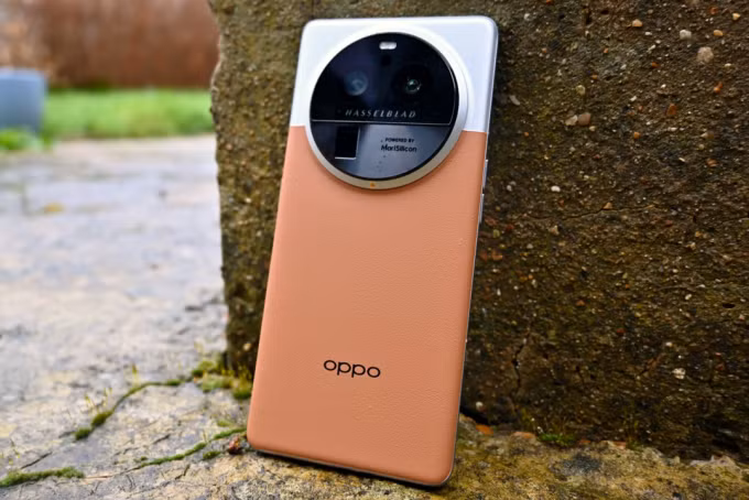 Oppo Find X6 Pro. Ảnh: Stuff