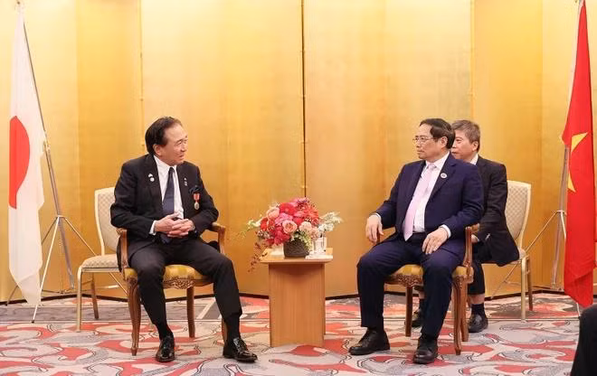 Thủ tướng Phạm Minh Chính tiếp ông Kuroiwa Yuji, Thống đốc tỉnh Kanagawa, Nhật Bản. (Ảnh: Dương Giang/TTXVN)