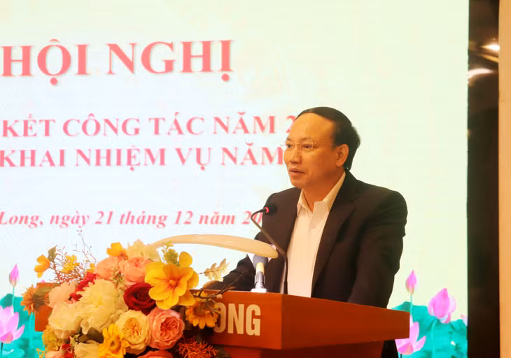 Đồng chí Nguyễn Xuân Ký, Ủy viên Trung ương Đảng, Bí thư Tỉnh ủy, Chủ tịch HĐND tỉnh phát biểu chỉ đạo tại hội nghị.