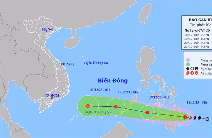 Vị trí của bão gần biển Đông. Ảnh: NCHMF