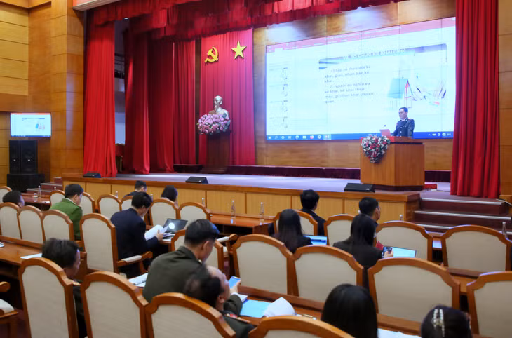 Tiến sĩ Đặng Hùng Sơn, Phó Cục trưởng Cục Phòng, chống tham nhũng, Thanh tra Chính phủ, truyền đạt một số nội dung cơ bản của Luật Phòng, chống tham nhũng năm 2018.