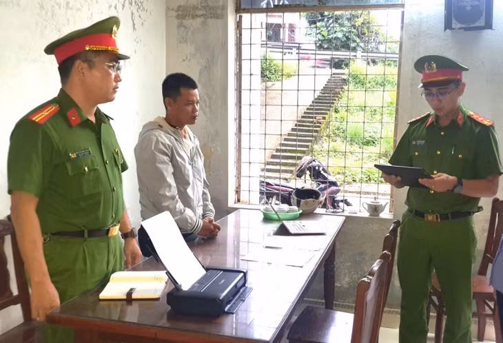 Cơ quan Công an công bố lệnh bắt giữ Nguyễn Hồng Đức.