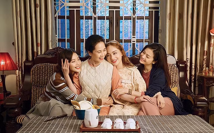 Gia đình mình vui bất thình lình quy tụ nhiều "sao" nhưng rating không cao.