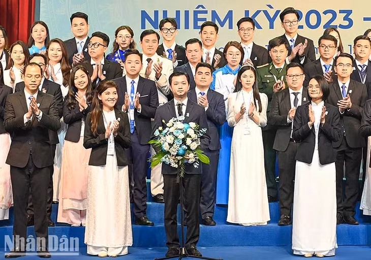 Chủ tịch Hội Sinh viên Việt Nam khóa XI Nguyễn Minh Triết phát biểu nhận nhiệm vụ trước Đại hội.