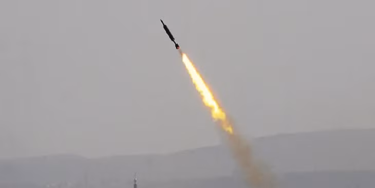 Một tướng quân sự hàng đầu của Iran đã thiệt mạng sau vụ tấn công bằng tên lửa của Israel ở Syria. Ảnh: DW