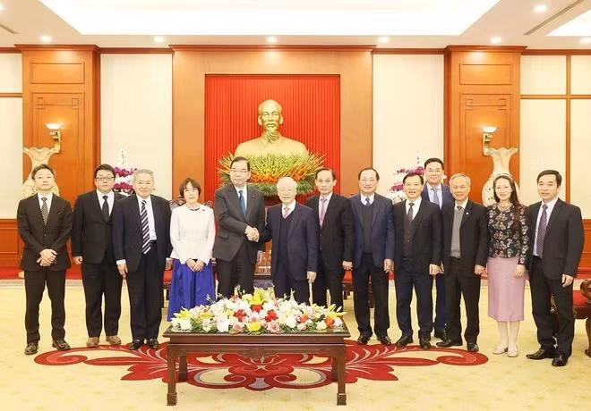 Tổng Bí thư Nguyễn Phú Trọng tiếp ông Shii Kazuo, Chủ tịch Đoàn Chủ tịch Ban Chấp hành Trung ương Đảng Cộng sản Nhật Bản sang thăm và làm việc tại Việt Nam. (Ảnh: Trí Dũng/TTXVN)