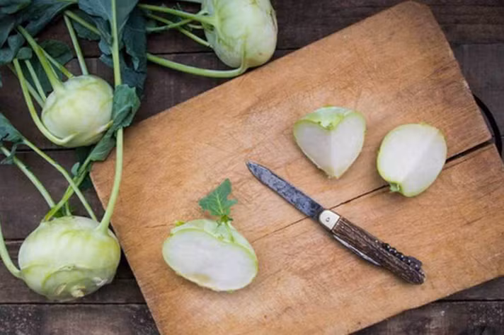 Su hào có nhiều tác dụng tốt cho sức khỏe. Ảnh: Healthline