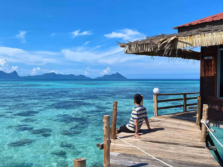 Về địa điểm lưu trú, du khách có thể chọn Lato Lato Resort – nằm tách biệt khỏi đất liền, cách cảng Semporna khoảng 30 phút đi tàu. Ảnh: Nguyễn Quốc Thái