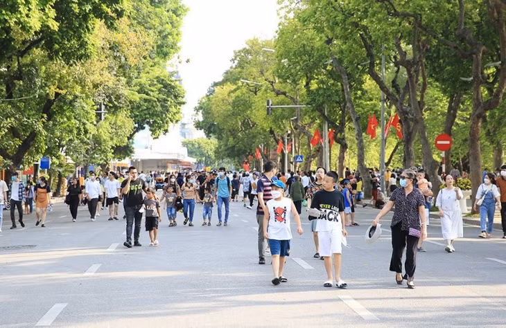Hà Nội với nhiều di sản cổ kính và ẩm thực đường phố hấp dẫn đã lọt trong Top 10 điểm đến được khách lựa chọn nhiều dịp lễ hội cuối năm