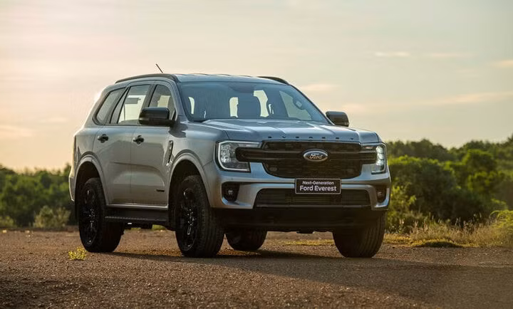 Ford Việt Nam cũng thông báo giảm 50-100% lệ phí trước bạ cho mẫu xe SUV Ford Everest.