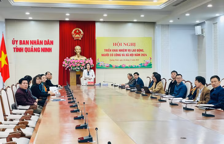 Phó Chủ tịch UBND tỉnh Nguyễn Thị Hạnh phát biểu tại hội nghị.