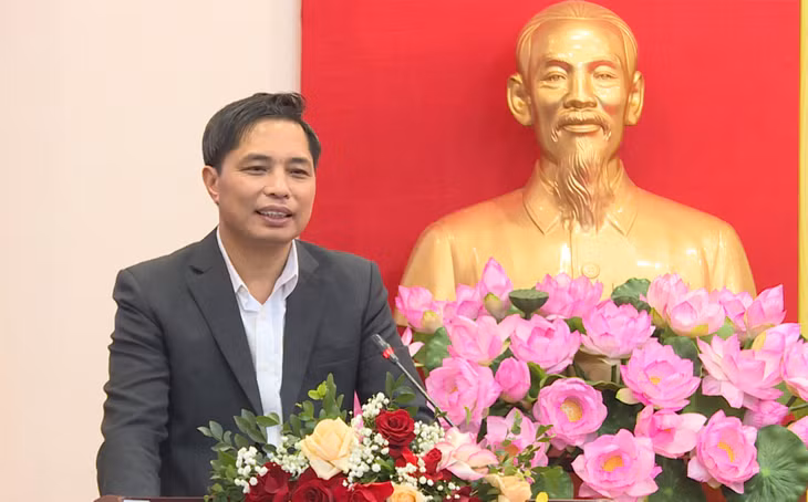 Đồng chí Vũ Văn Diện, Phó Chủ tịch UBND tỉnh phát biểu tại hội nghị.