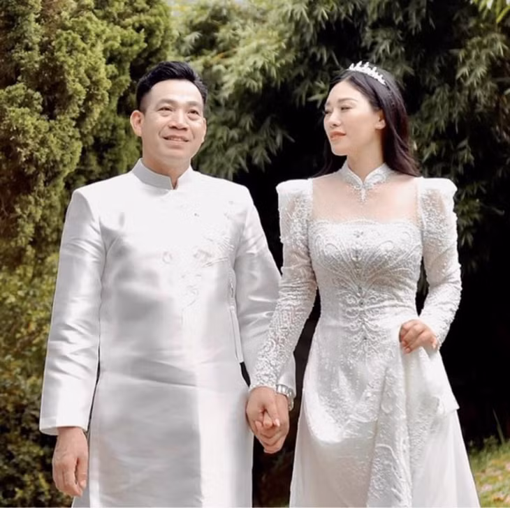 Nhà báo Vương Xuân Nguyên và NSƯT Hương Giang