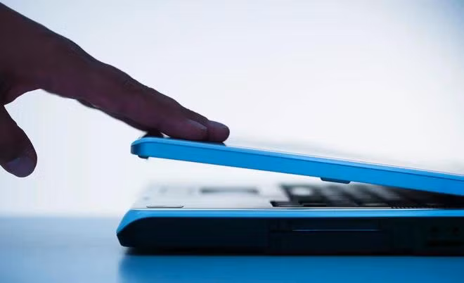 Sử dụng Internet và trò chơi điện tử có thể là hành vi "gây nghiện." (Nguồn: Time)