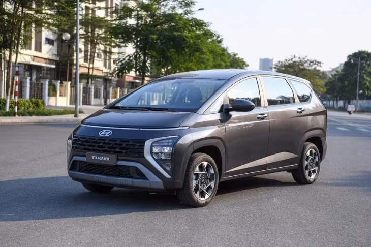 Hyundai Stargazer chưa thể tạo được cú lội ngược dòng dù đã giảm sâu. Ảnh: Bối Hạ.