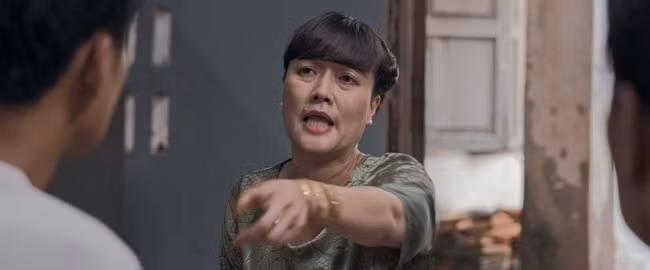 Vân Dung trong vai bà Thúy