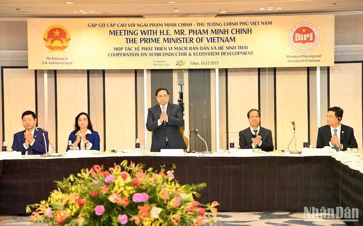 Thủ tướng Phạm Minh Chính chủ trì cuộc làm việc với các tập đoàn hàng đầu của Nhật Bản về vi mạch bán dẫn (Ảnh: THANH GIANG)