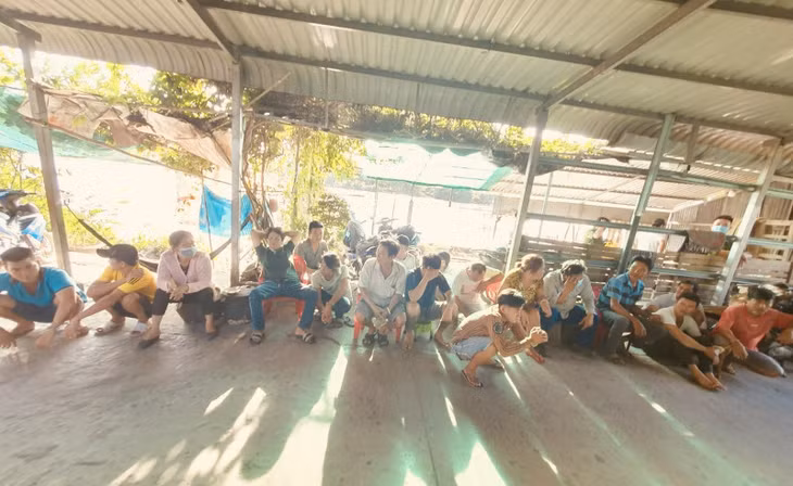 Các đối tượng bị bắt quả tang.