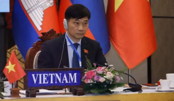 Ông Vũ Hồng Thanh, Chủ nhiệm Ủy ban Kinh tế của Quốc hội Việt Nam tại Phiên họp. (Ảnh: Phạm Kiên/TTXVN)