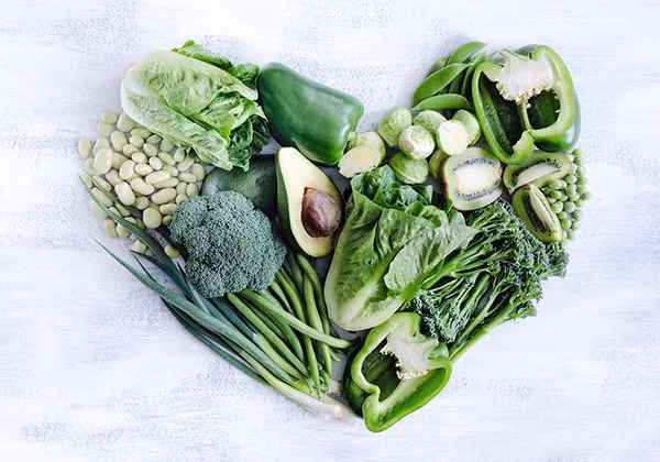 Các loại rau lá xanh hỗ trợ làn da khỏe mạnh.