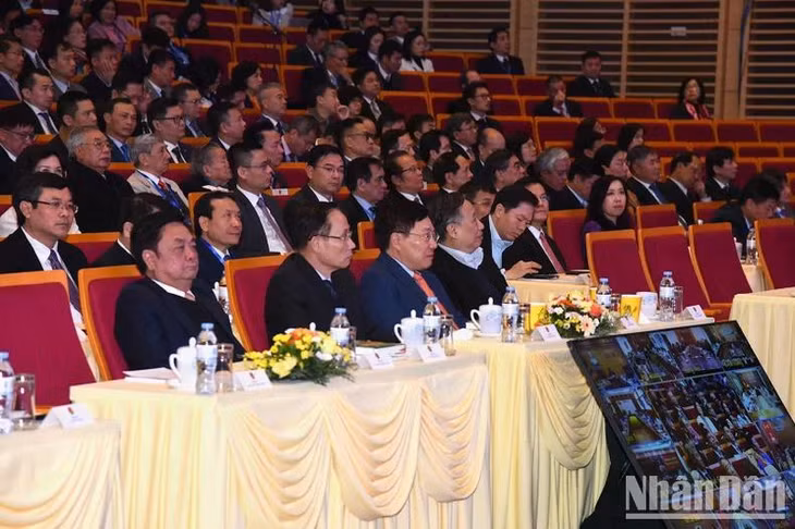 Các đại biểu tham dự hội nghị.