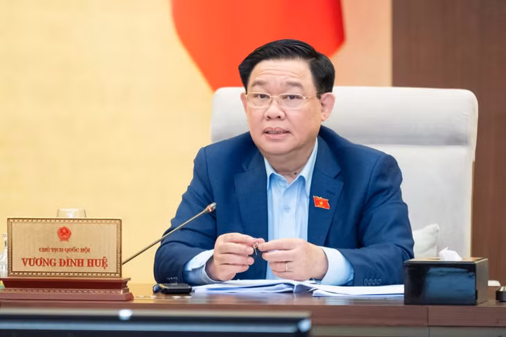 Chủ tịch Quốc hội Vương Đình Huệ phát biểu.