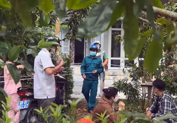 Công an phong tỏa hiện trường điều tra vụ án. Ảnh:An Minh