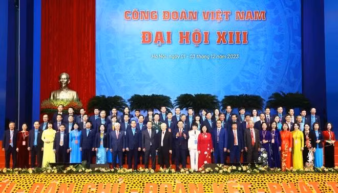 Lãnh đạo Đảng, Nhà nước dự Phiên trọng thể Đại hội XIII Công đoàn Việt Nam. (Ảnh: TTXVN)
