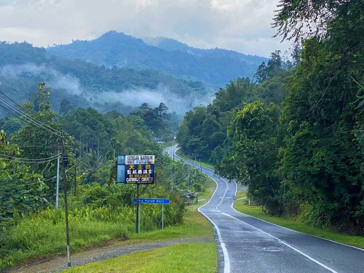 Sabah là nơi lý tưởng dành cho người mê khám phá, ưa mạo hiểm khi chinh phục đỉnh núi Kinabalu cao 4.095m, nơi được xem là ”nóc nhà của Đông Nam Á”. Ảnh: Nguyễn Quốc Thái